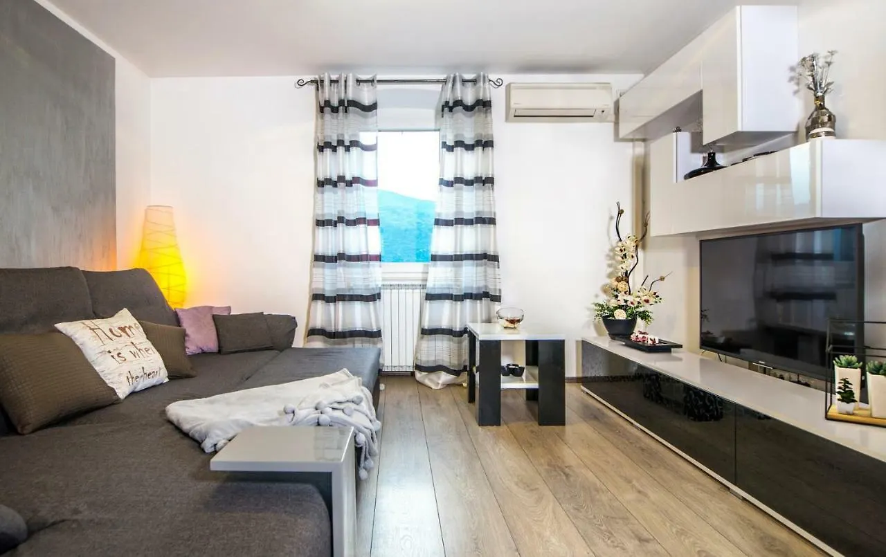 Carli Apartment Rabac 0*,